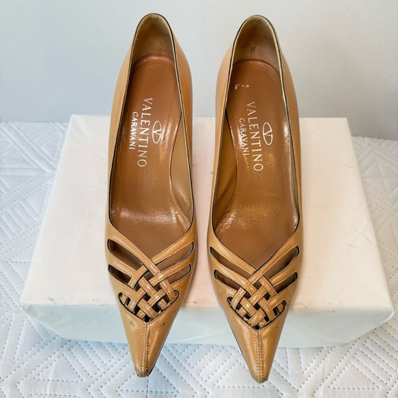 Valentino Garavani Woven Leather Pumps Heels Size 36 Beige - Picture 2 of 8